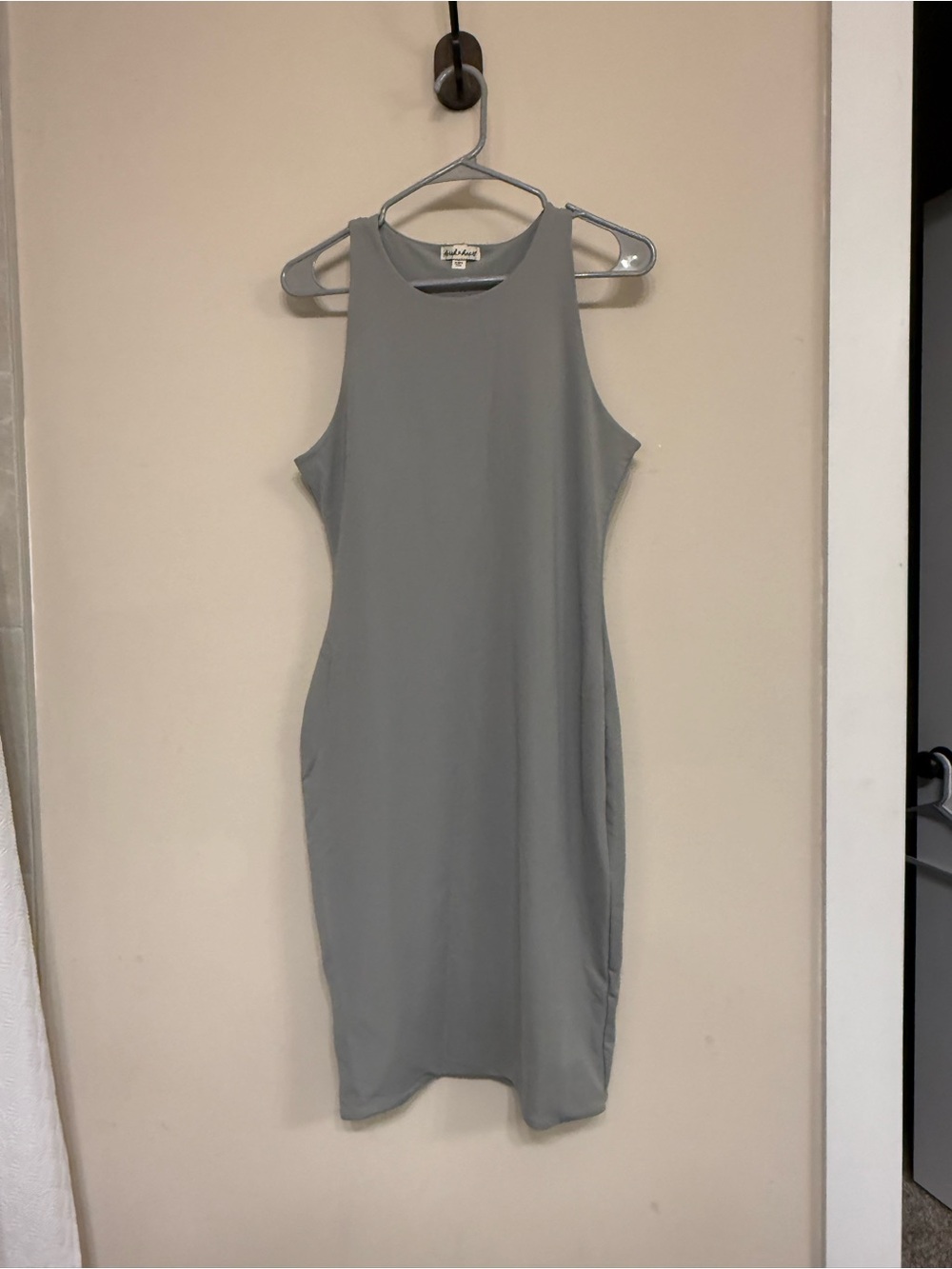 Derek Heart Sleeveless Midi Sheath Dress in Light Gray
